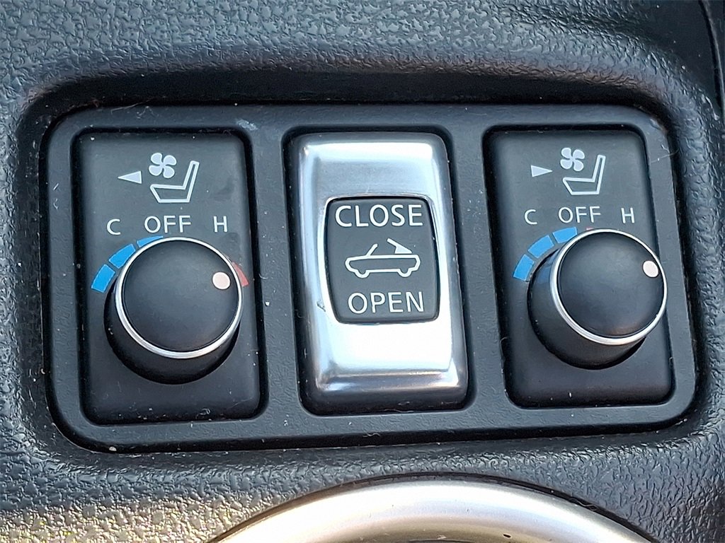 Used 2018 Nissan 370Z Touring Sport image 24