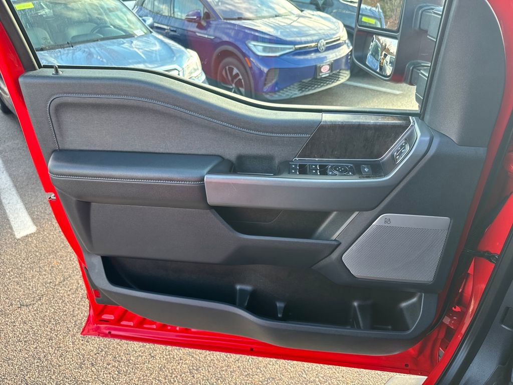 Used 2023 Ford F350 Lariat w/ Chrome Package image 38