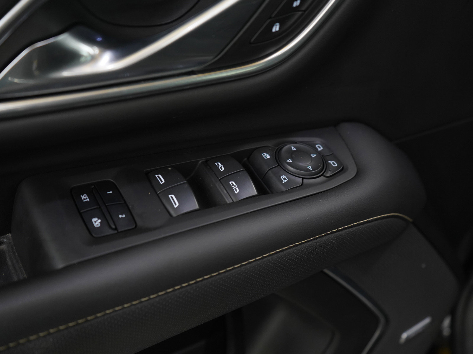 Used 2022 GMC Yukon XL SLT image 21