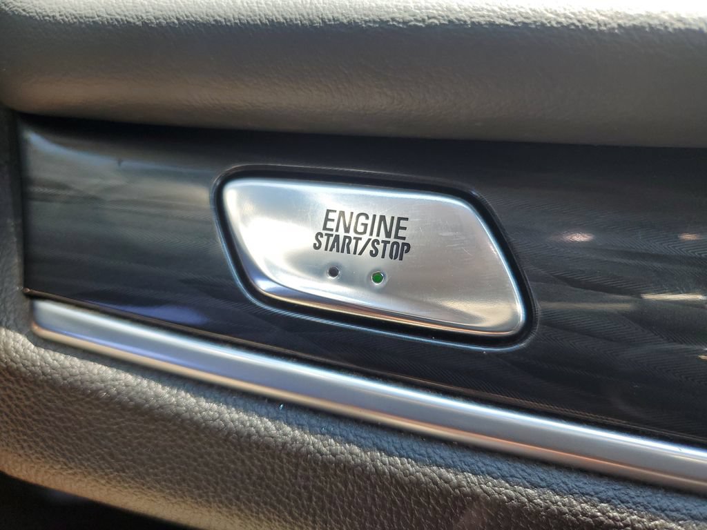 Used 2021 Buick Enclave Essence FWD image 12
