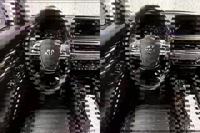 Used 2021 Kia Telluride SX w/ SX Prestige Package image 5