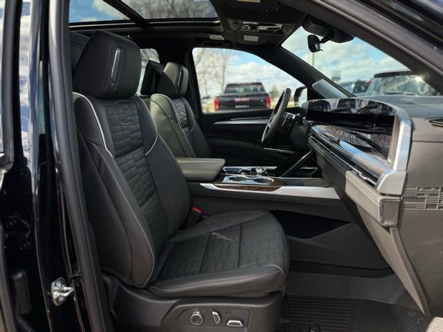 Used 2026 Cadillac Escalade Platinum Sport w/ LPO, Floor Liner Package image 21