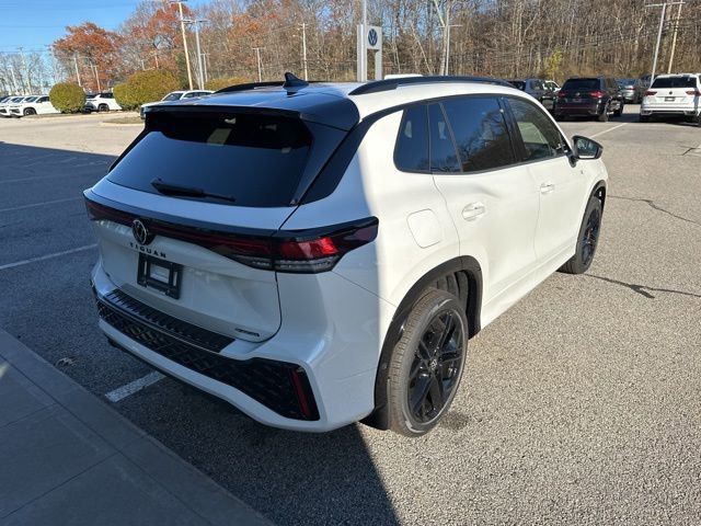 New 2025 Volkswagen Tiguan SE R-Line image 7