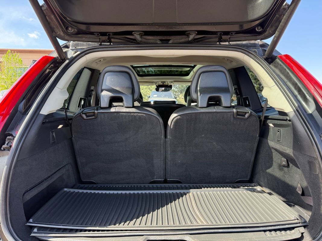 Used 2016 Volvo XC90 T6 Momentum w/ Momentum Plus Package AWD/4WD image 19