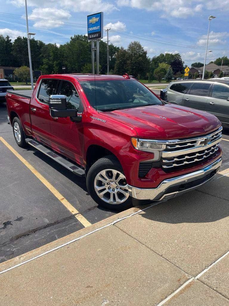 Used 2024 Chevrolet Silverado 1500 LTZ w/ Technology Package AWD/4WD image 4