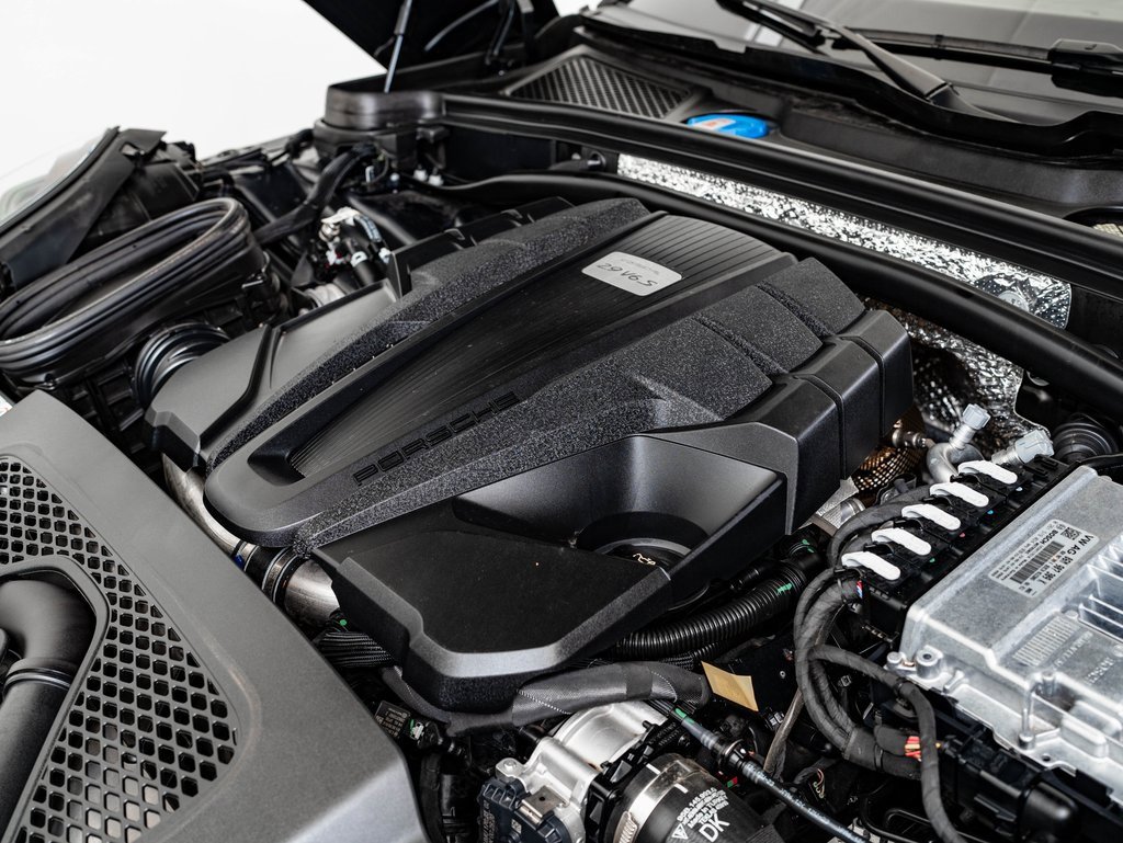 Certified 2024 Porsche Macan S image 48