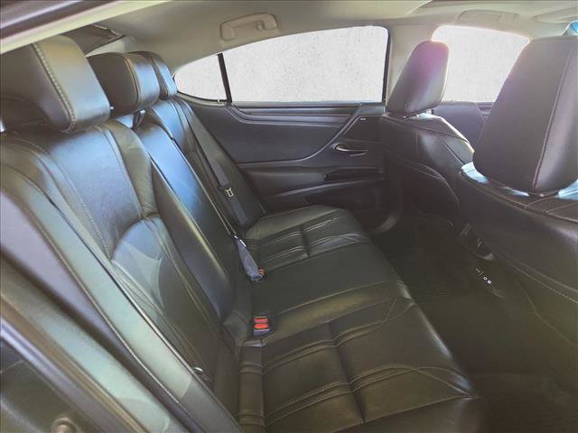 Used 2024 Lexus ES 300h w/ Accessory Package (Z2) FWD image 18