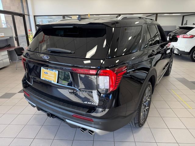 Used 2025 Ford Explorer Platinum w/ Ultimate Package AWD/4WD image 12