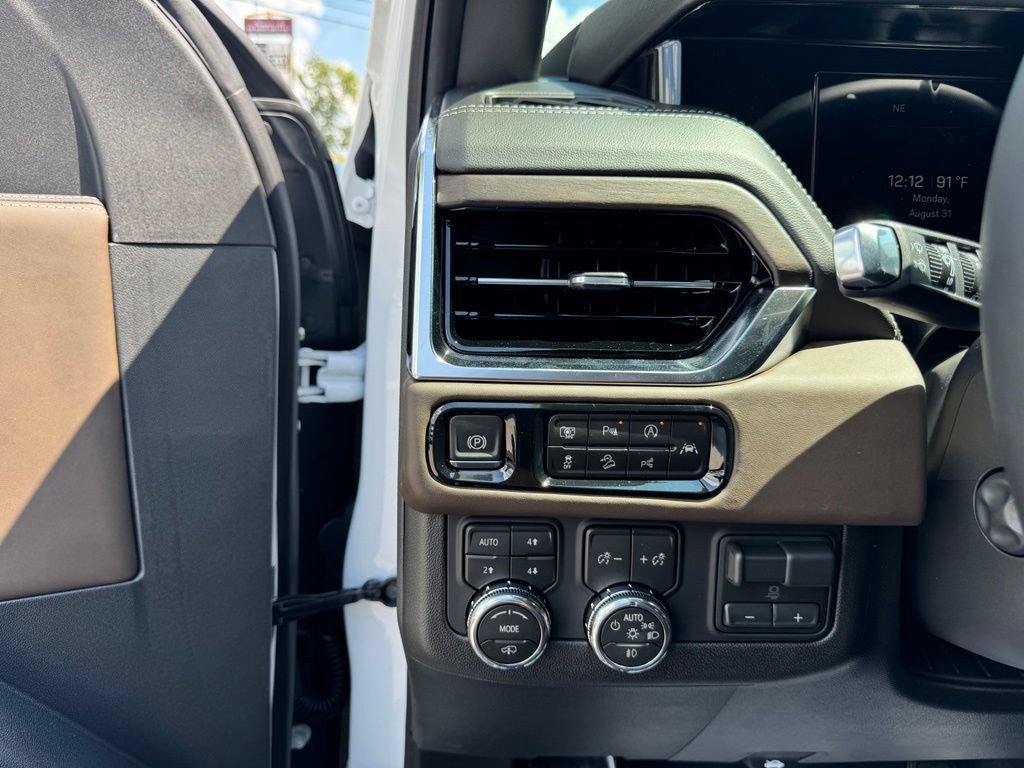 New 2026 GMC Yukon XL Denali Ultimate AWD/4WD image 14