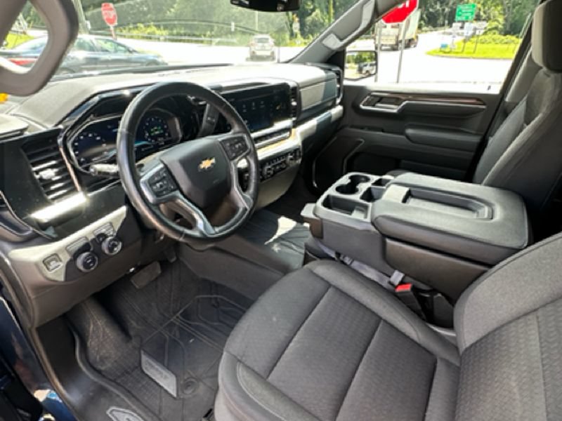 Used 2023 Chevrolet Silverado 1500 LT w/ Convenience Package II RWD image 6