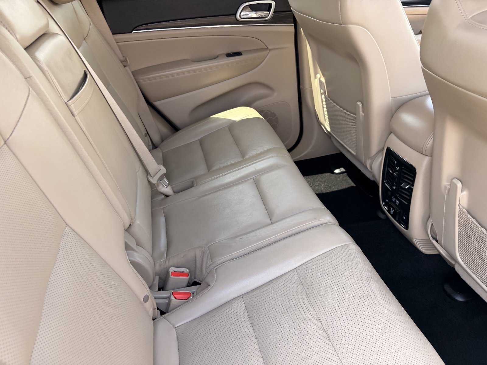 Used 2020 Jeep Grand Cherokee Limited w/ Luxury Group II RWD image 13