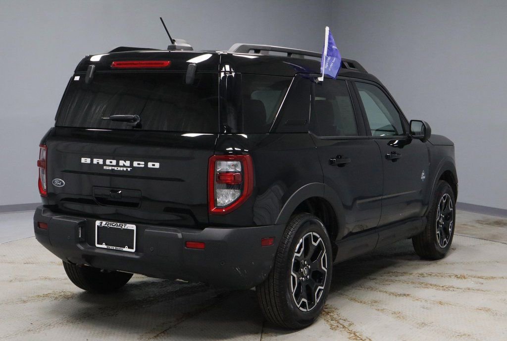 Certified 2025 Ford Bronco Sport Outer Banks w/ Outer Banks Tech Package+ image 12