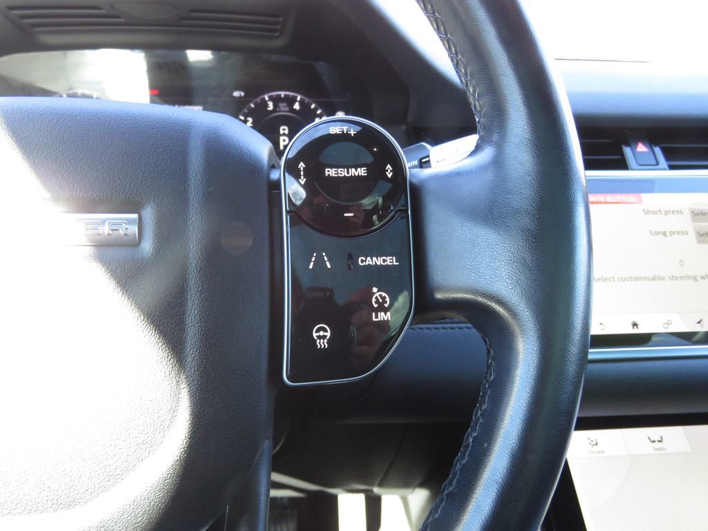 Used 2020 Land Rover Range Rover Evoque SE image 23