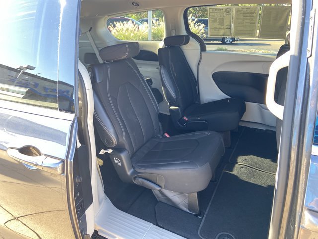 Used 2023 Chrysler Voyager LX FWD image 14