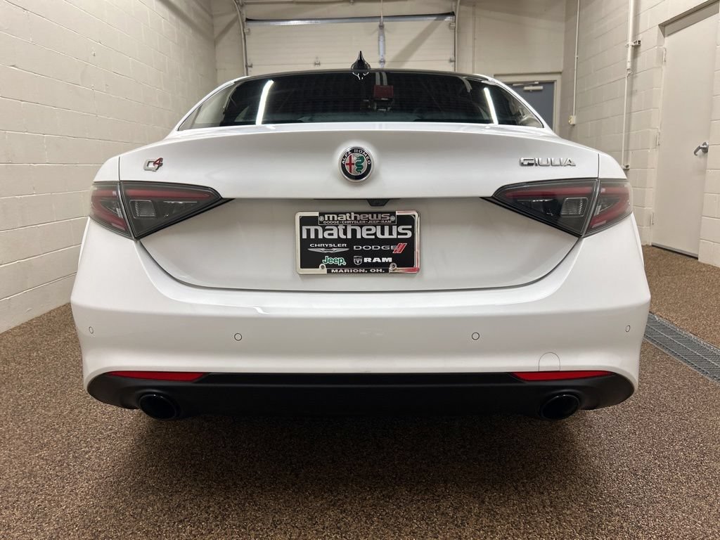 Used 2024 Alfa Romeo Giulia Ti AWD/4WD image 3