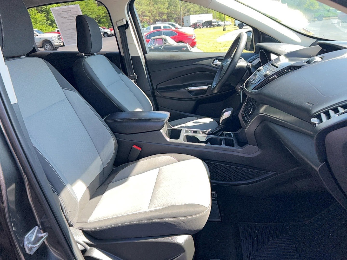 Used 2018 Ford Escape SE FWD image 24