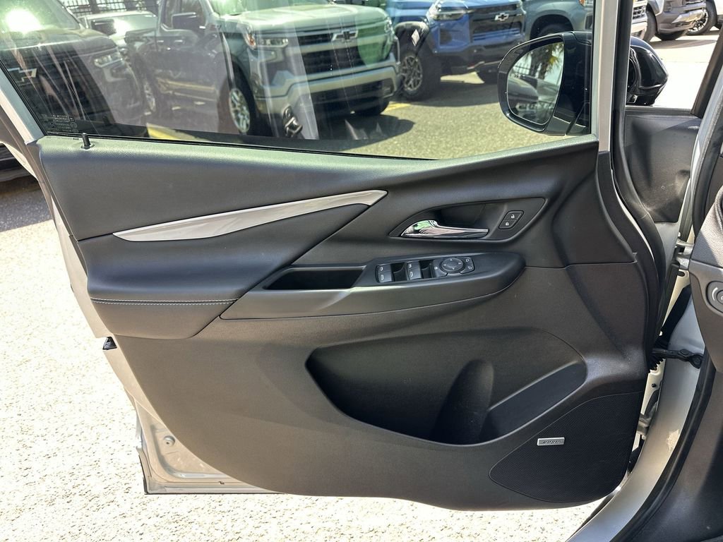 Used 2022 Chevrolet Bolt LT w/ Infotainment Package FWD image 29