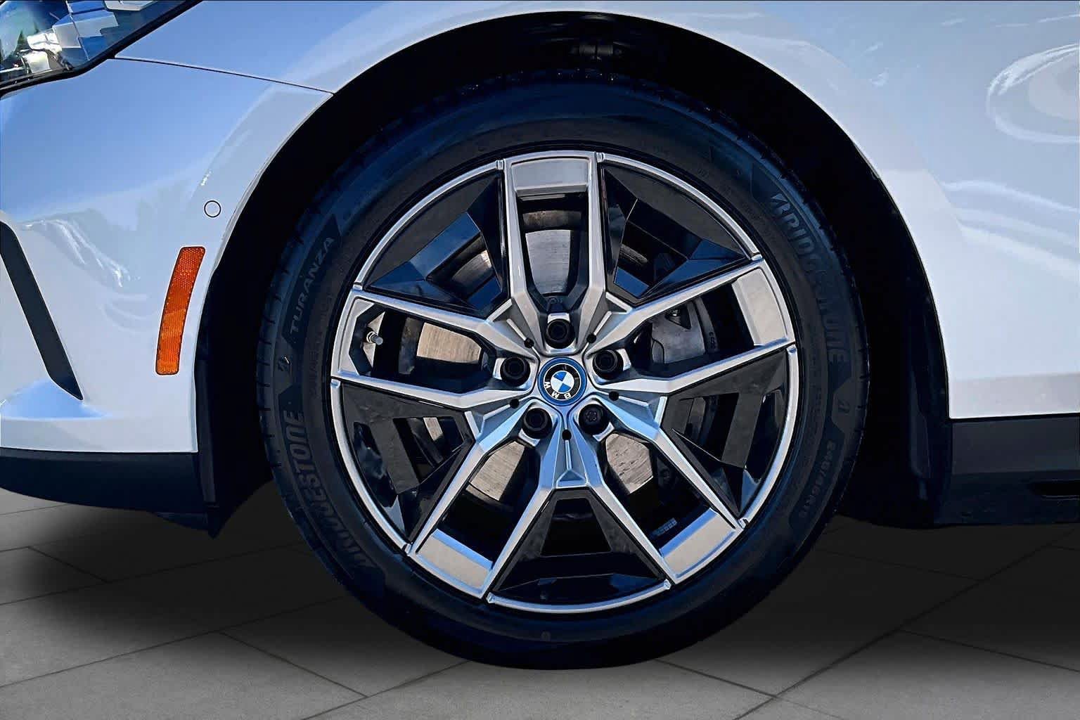 Certified 2024 BMW i5 eDrive40i w/ M Sport Package RWD image 10