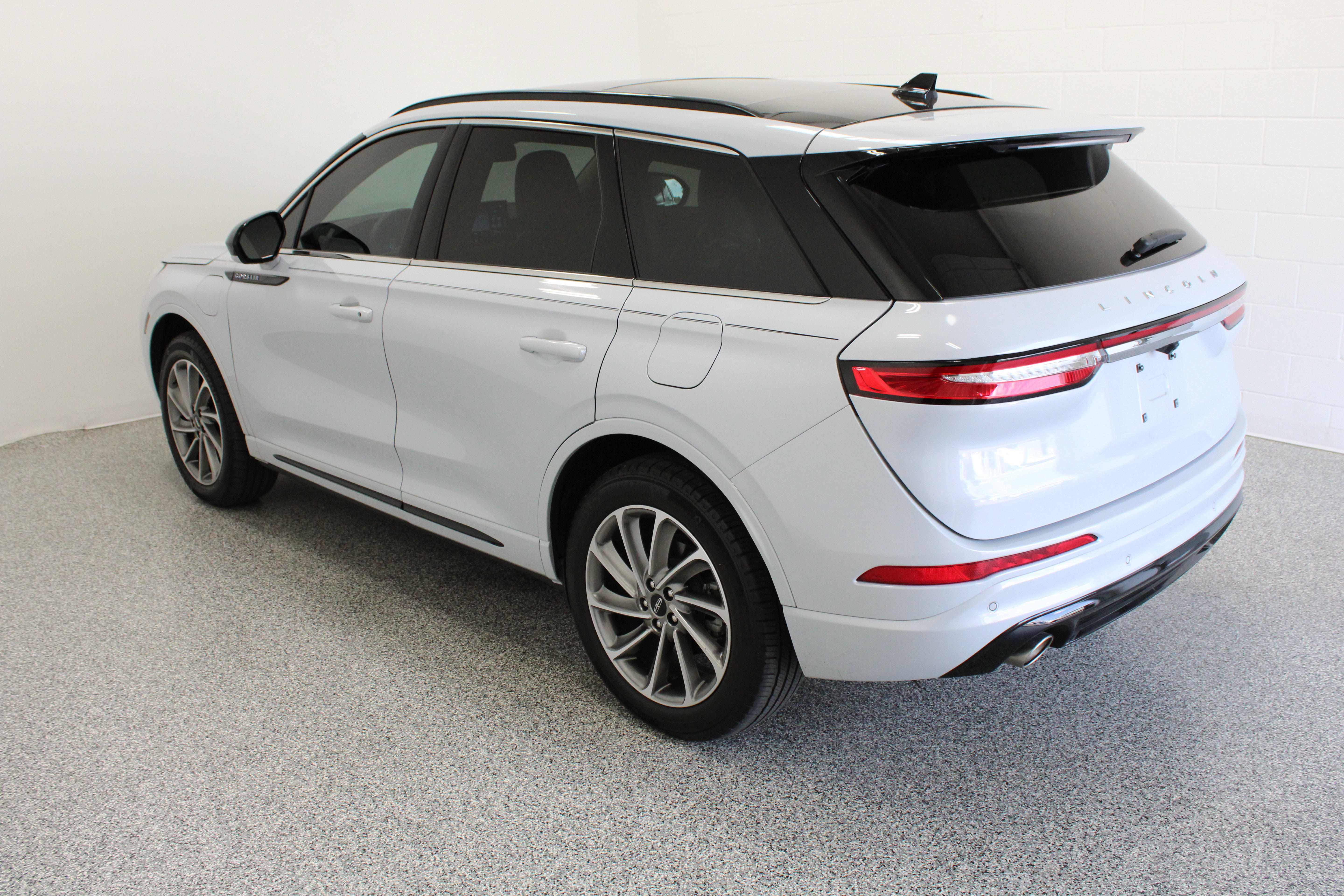 Used 2025 Lincoln Corsair Grand Touring AWD/4WD image 9