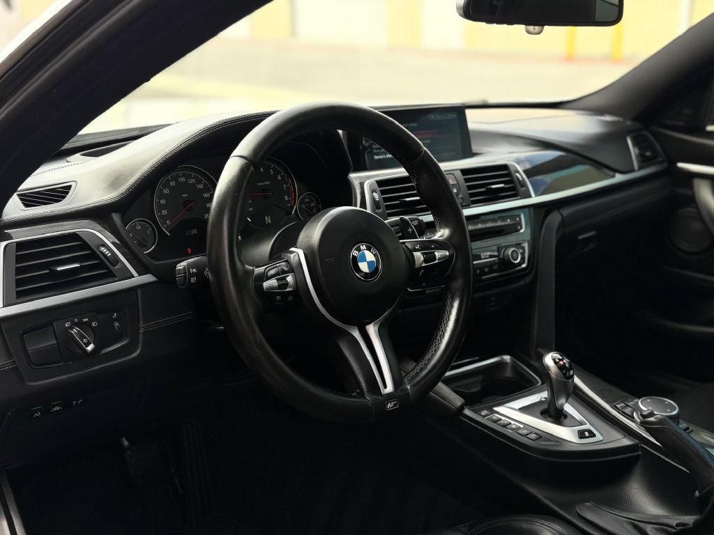 Used 2017 BMW M4 Coupe RWD image 9
