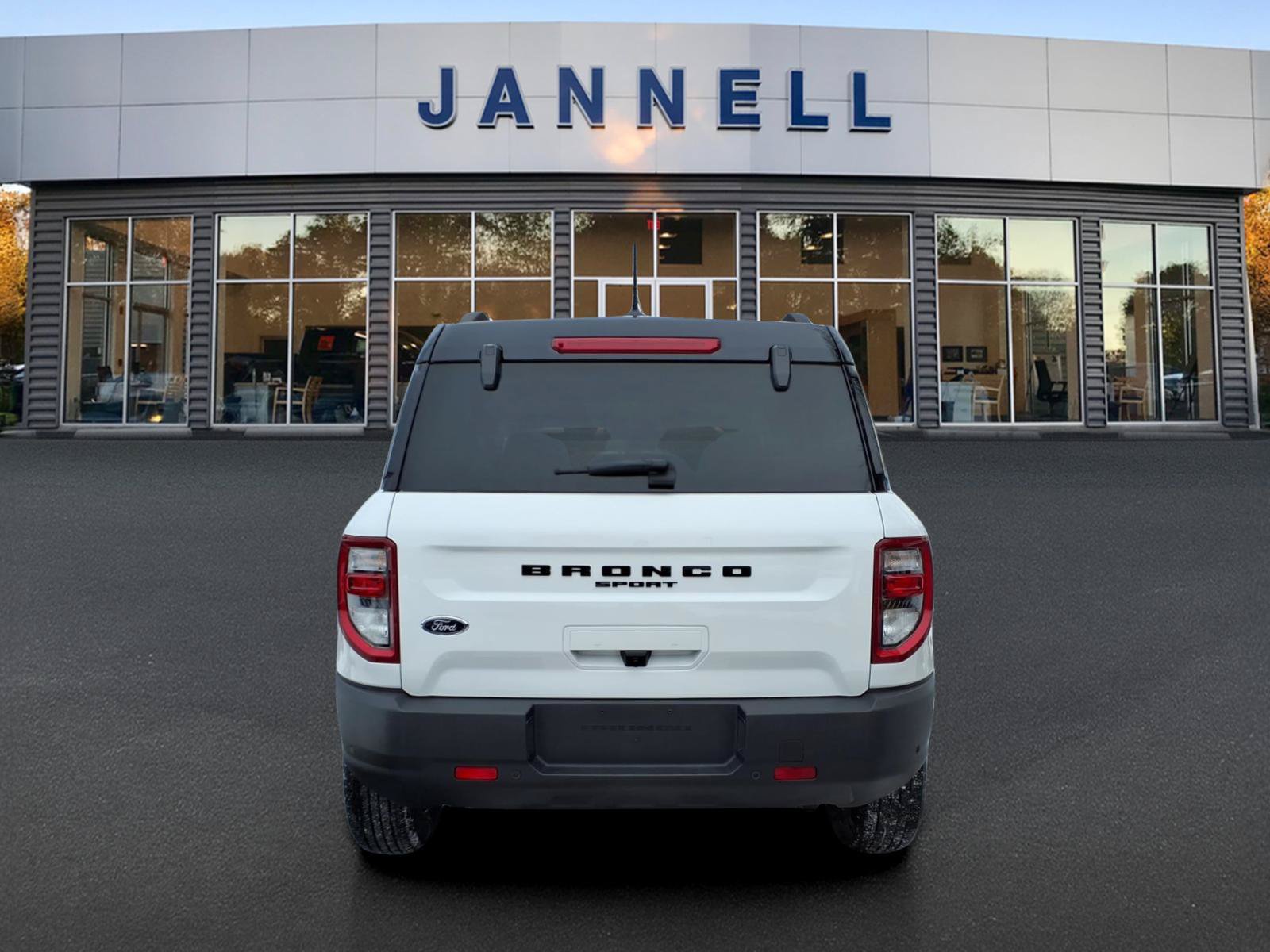 Used 2022 Ford Bronco Sport Outer Banks w/ Tech Package AWD/4WD image 6