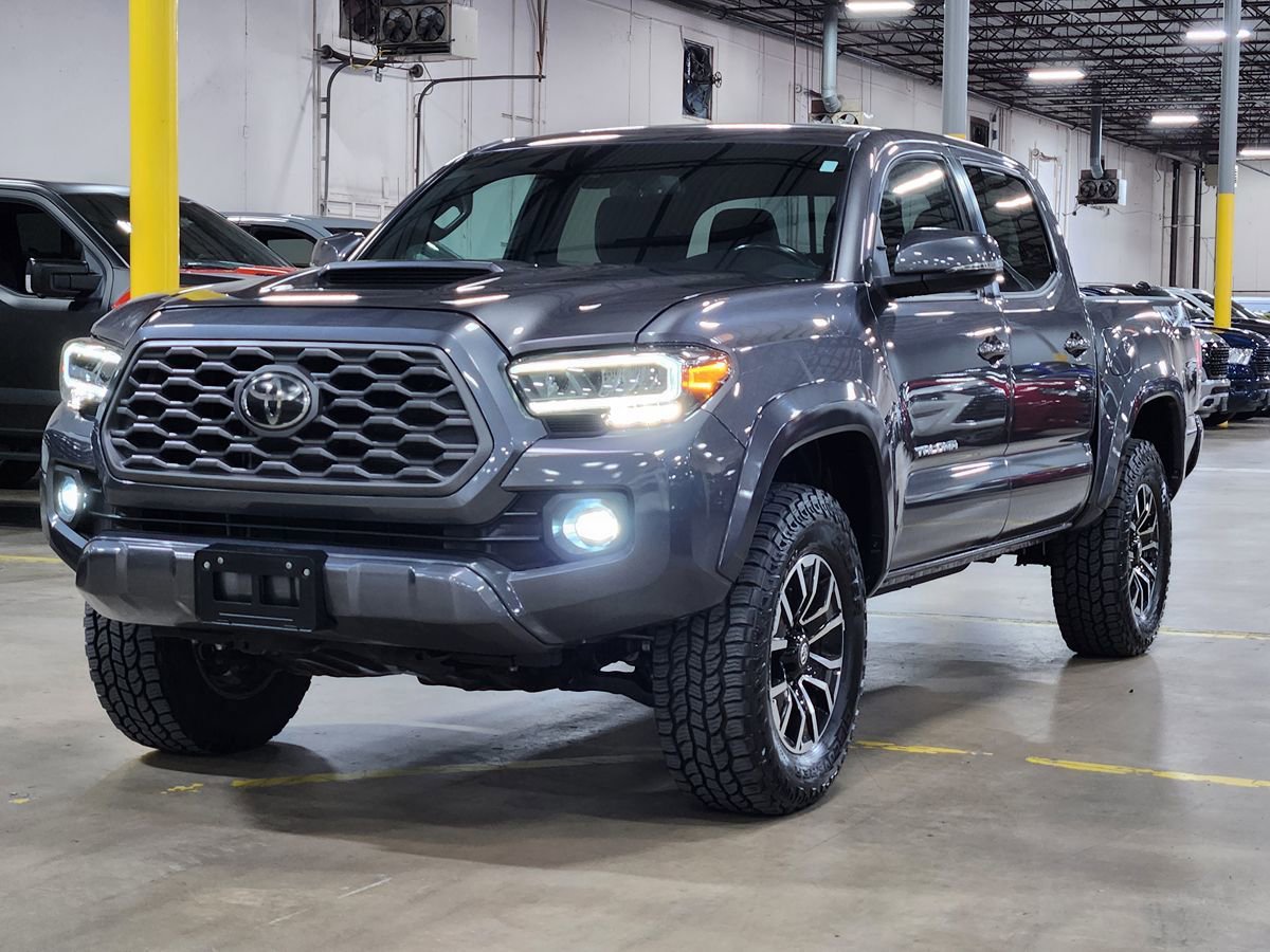 Used 2021 Toyota Tacoma TRD Sport w/ Technology Package image 4