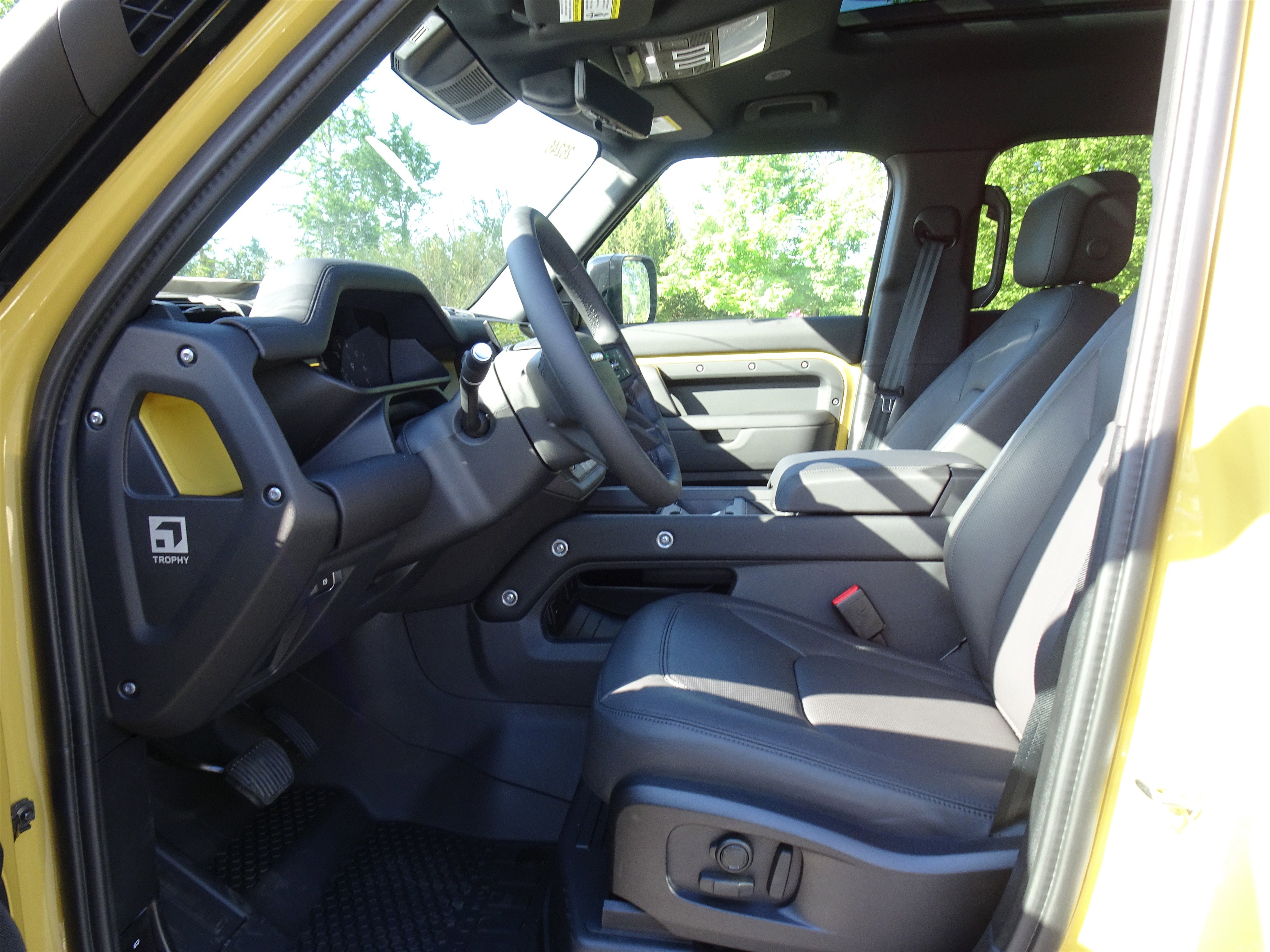 New 2026 Land Rover Defender 110 AWD/4WD image 2