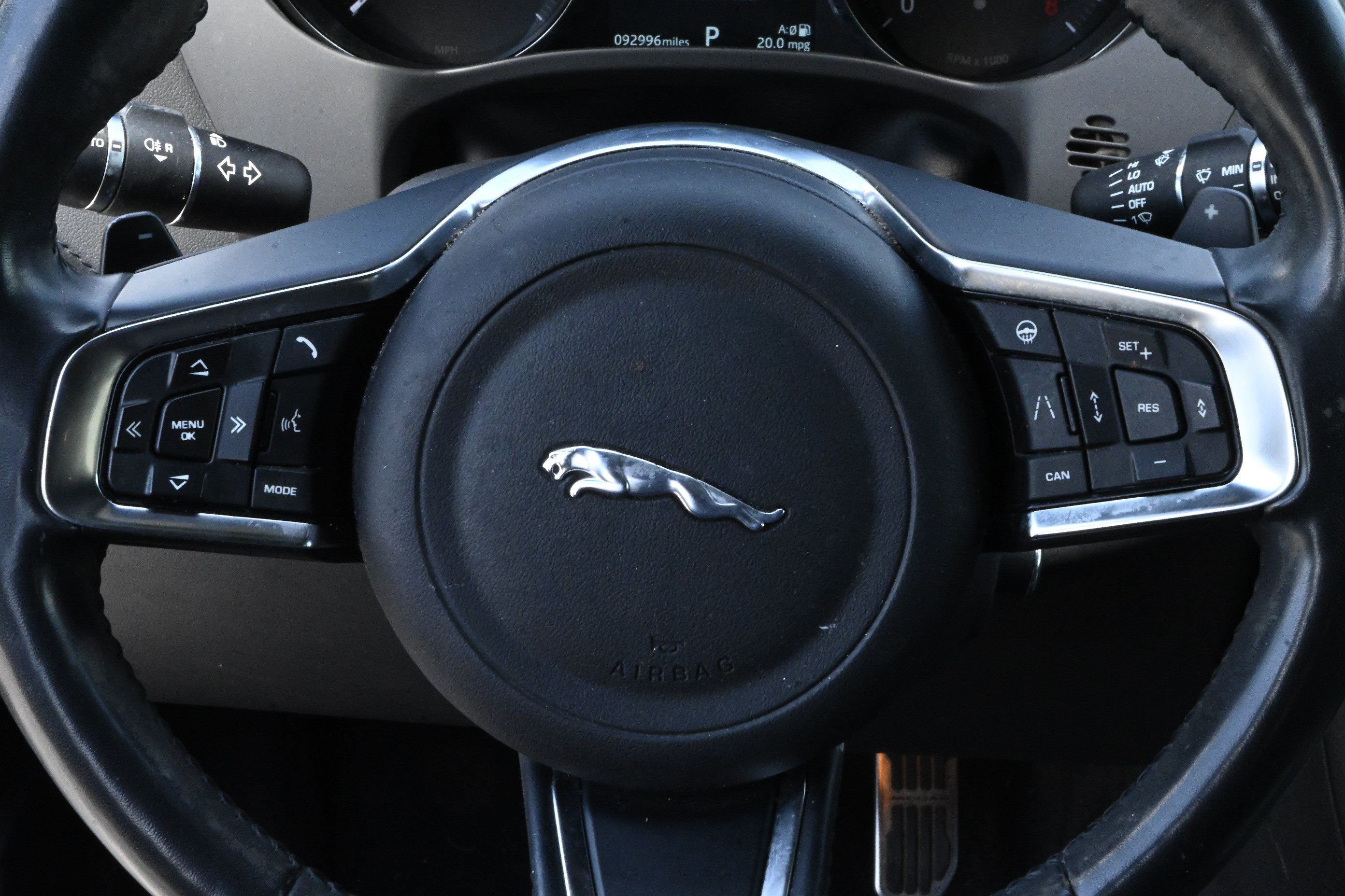 Used 2019 Jaguar F-PACE Prestige AWD/4WD image 24