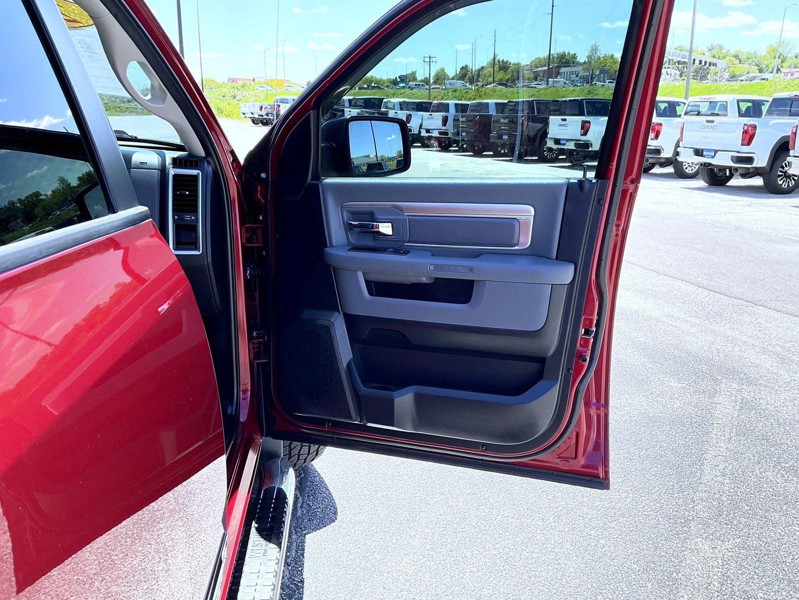 Used 2015 RAM 1500 Big Horn AWD/4WD image 16