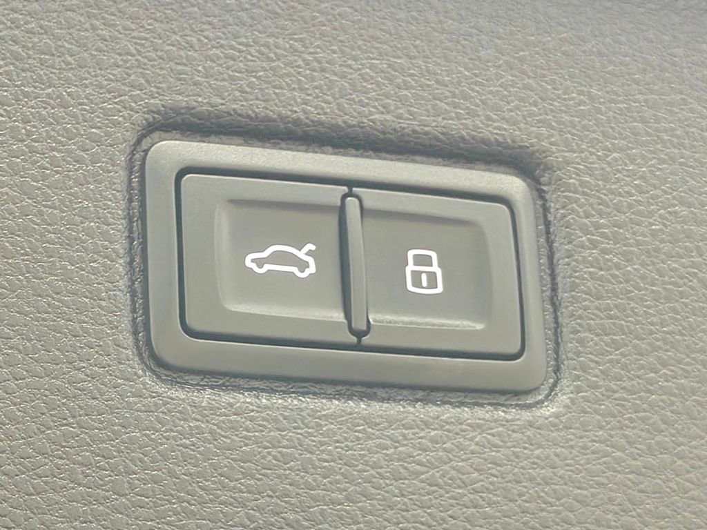 Used 2025 Audi Q7 2.0T Premium Plus w/ Premium Plus Package image 38