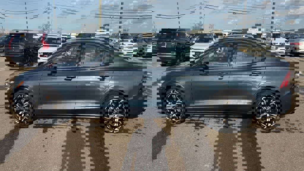 Used 2023 Volvo S60 B5 Plus w/ Climate Package image 8