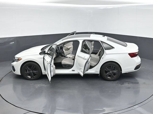 Used 2024 Volkswagen Jetta SE FWD image 54