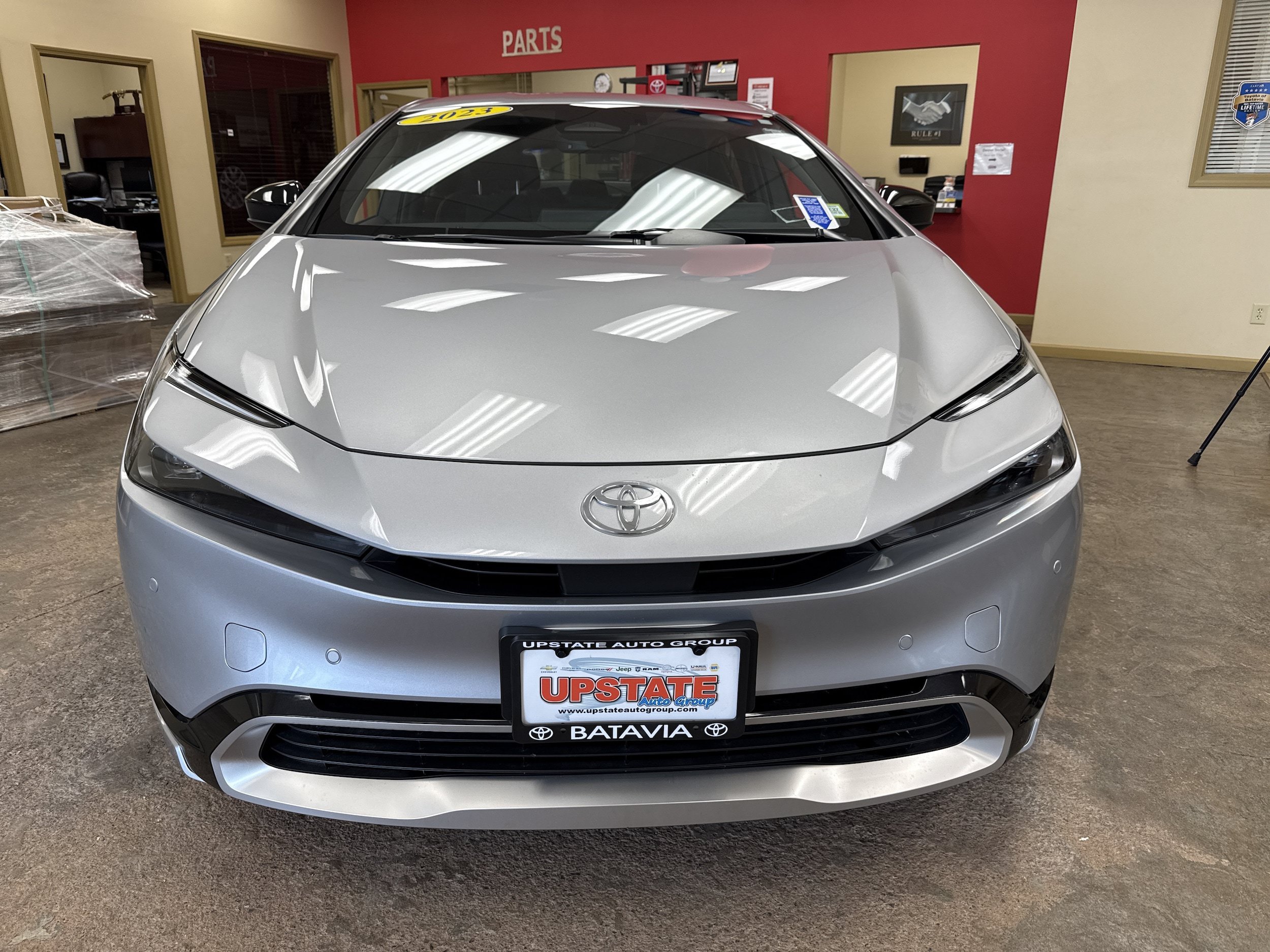Used 2023 Toyota Prius Prime FWD video 2