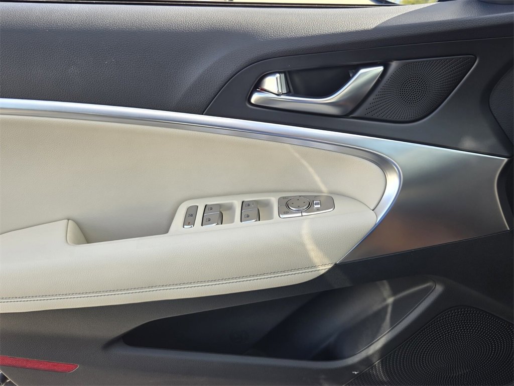 New 2026 Genesis G70 2.5T image 12