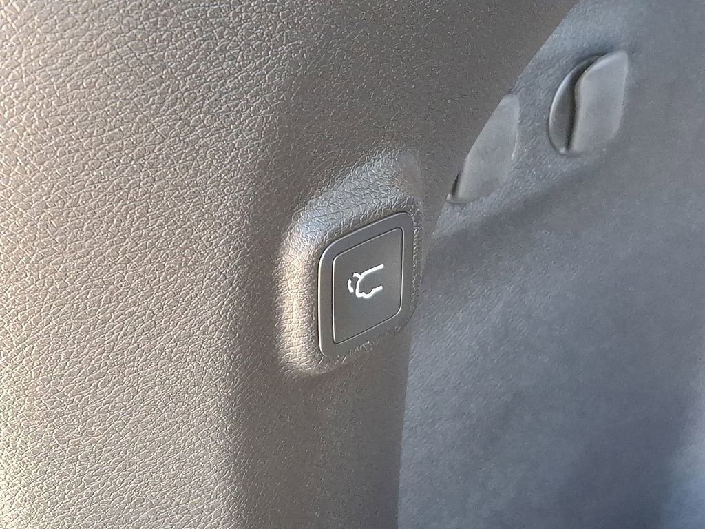 Used 2022 Jeep Cherokee Latitude Lux w/ Sun & Sound Group image 30