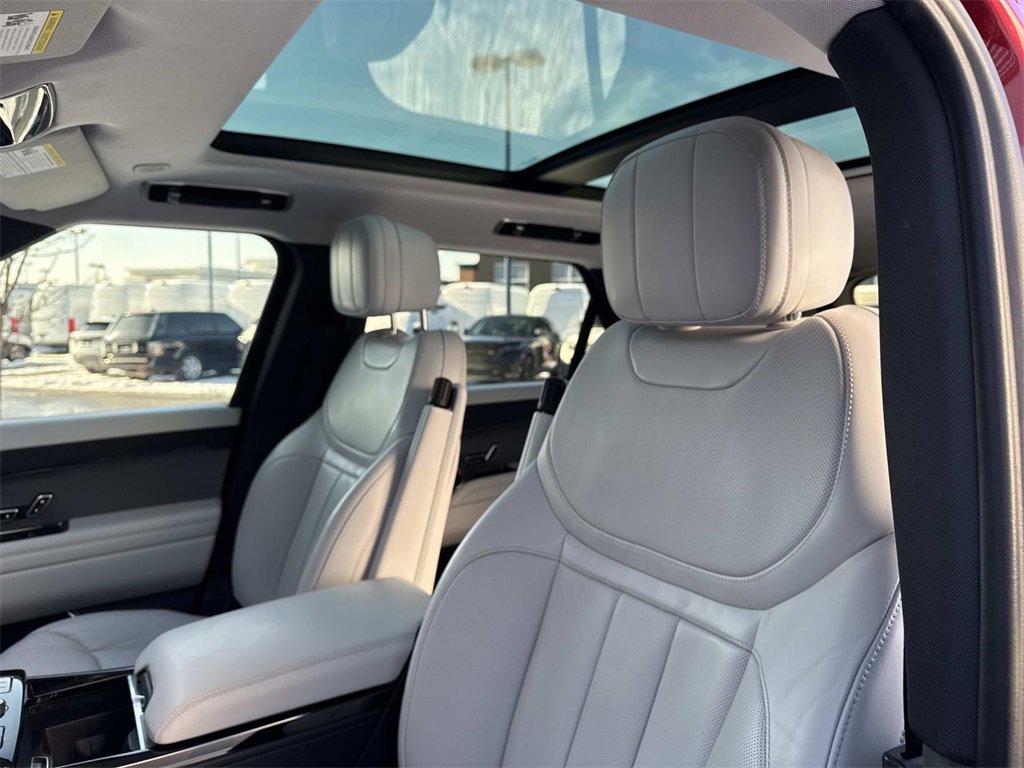 Used 2023 Land Rover Range Rover Sport SE image 19