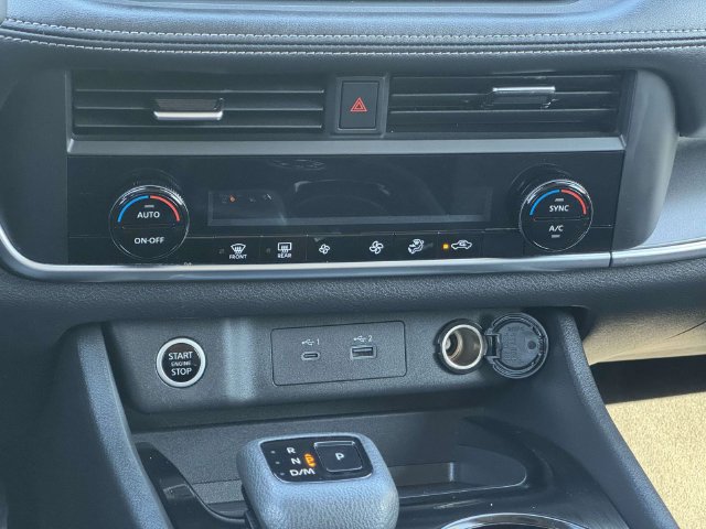 Used 2023 Nissan Rogue SV AWD/4WD image 19
