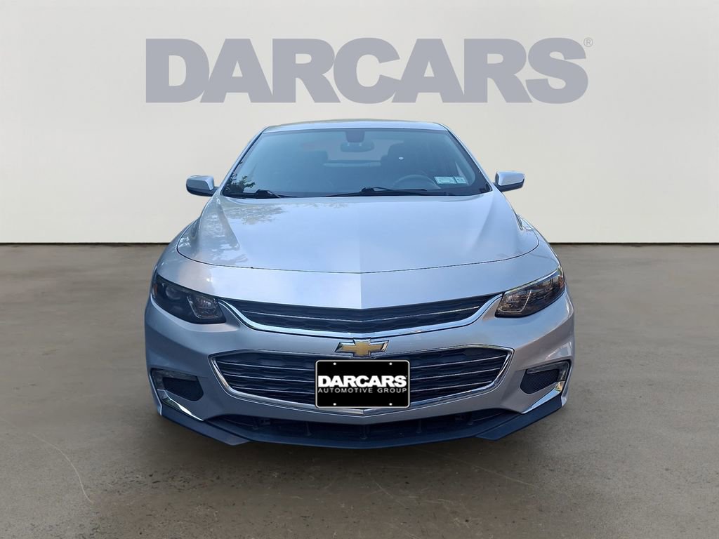 Used 2016 Chevrolet Malibu LT w/ Leather Package FWD image 2