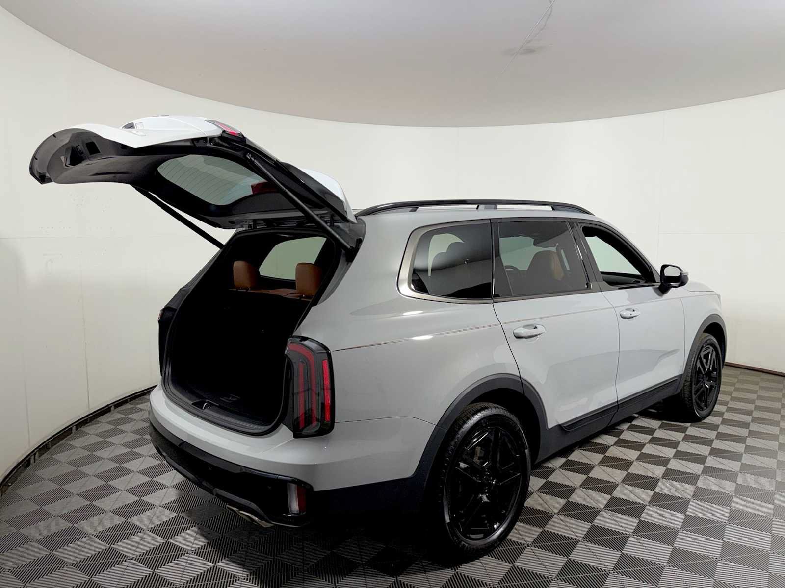 Used 2025 Kia Telluride EX X-Line AWD/4WD image 24