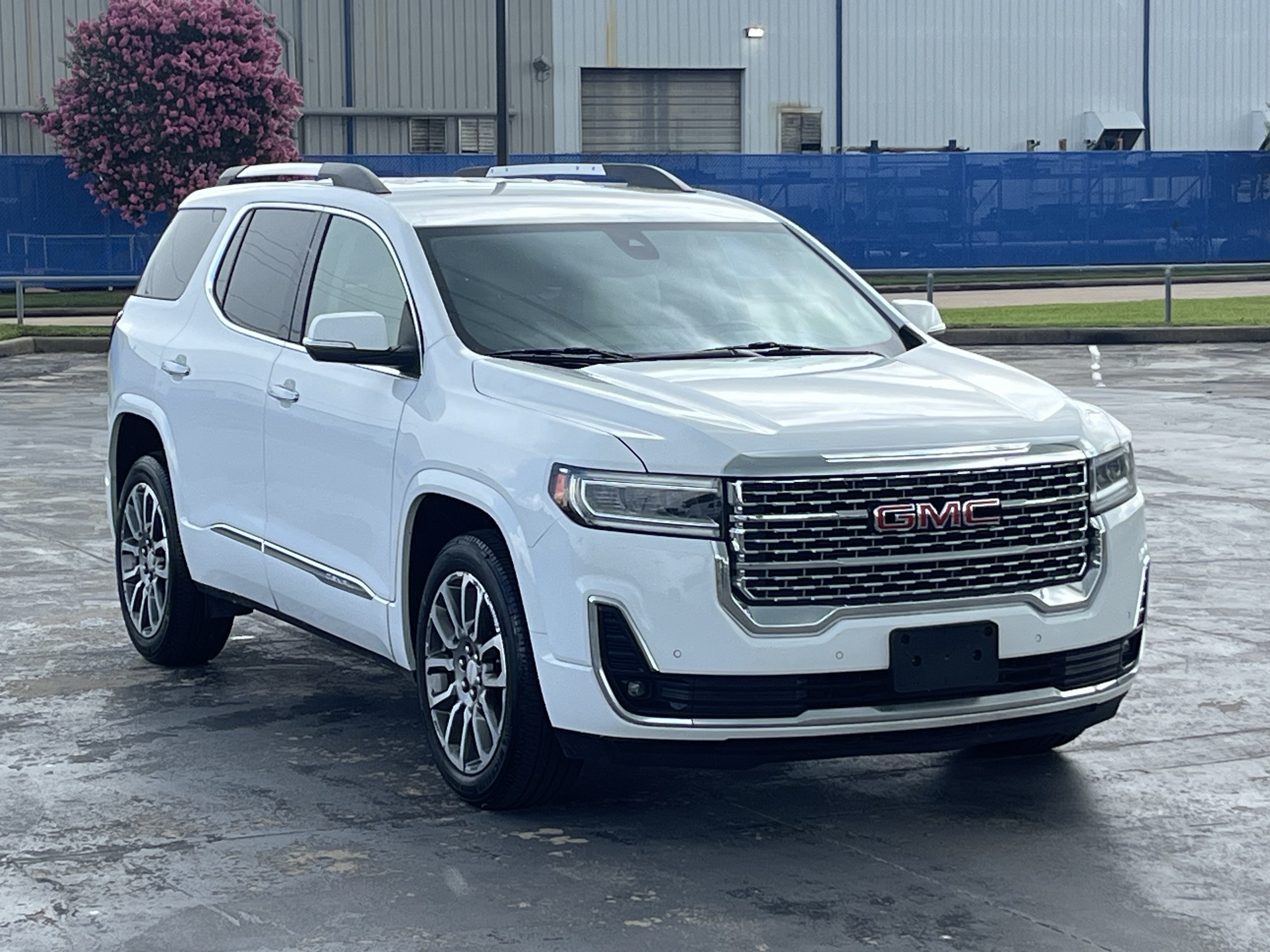 Used 2023 GMC Acadia Denali AWD/4WD image 3