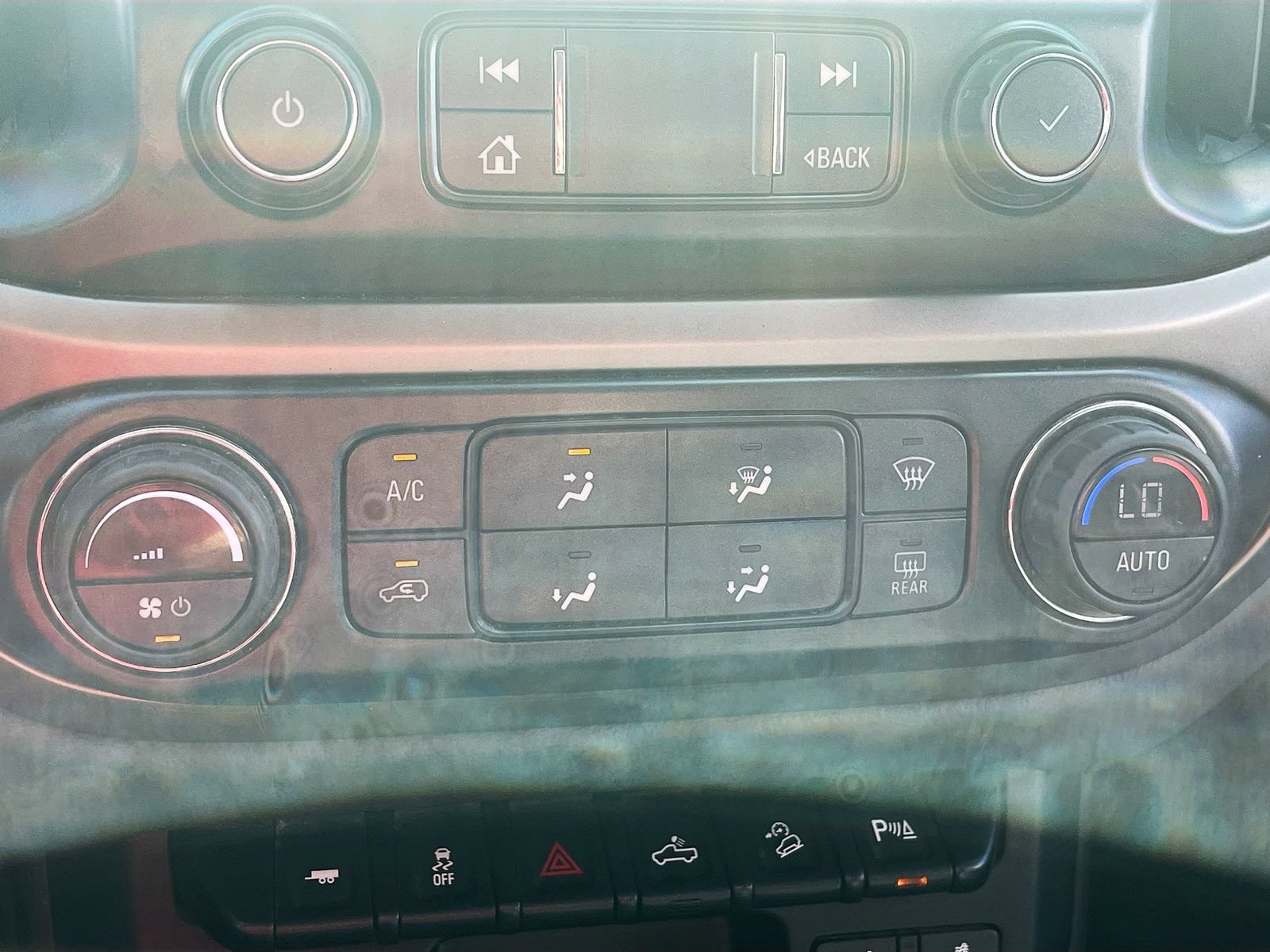Used 2022 Chevrolet Colorado Z71 AWD/4WD image 16