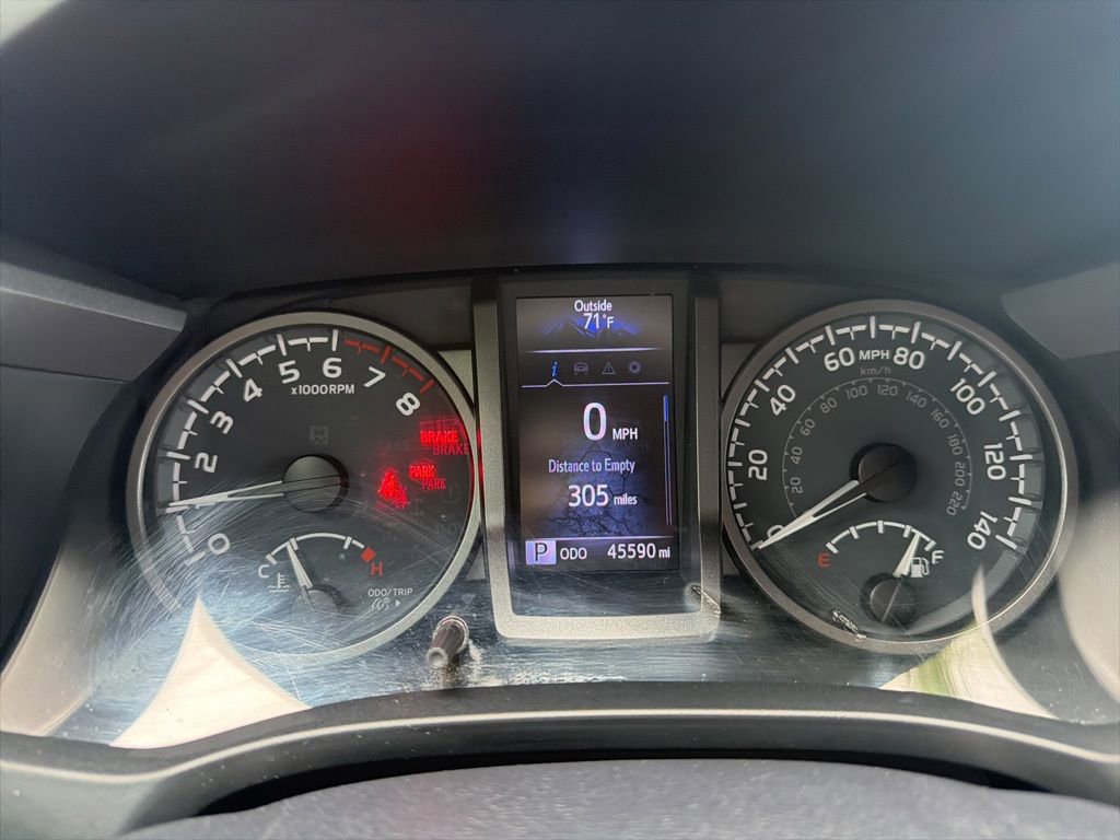Used 2020 Toyota Tacoma TRD Sport AWD/4WD image 31