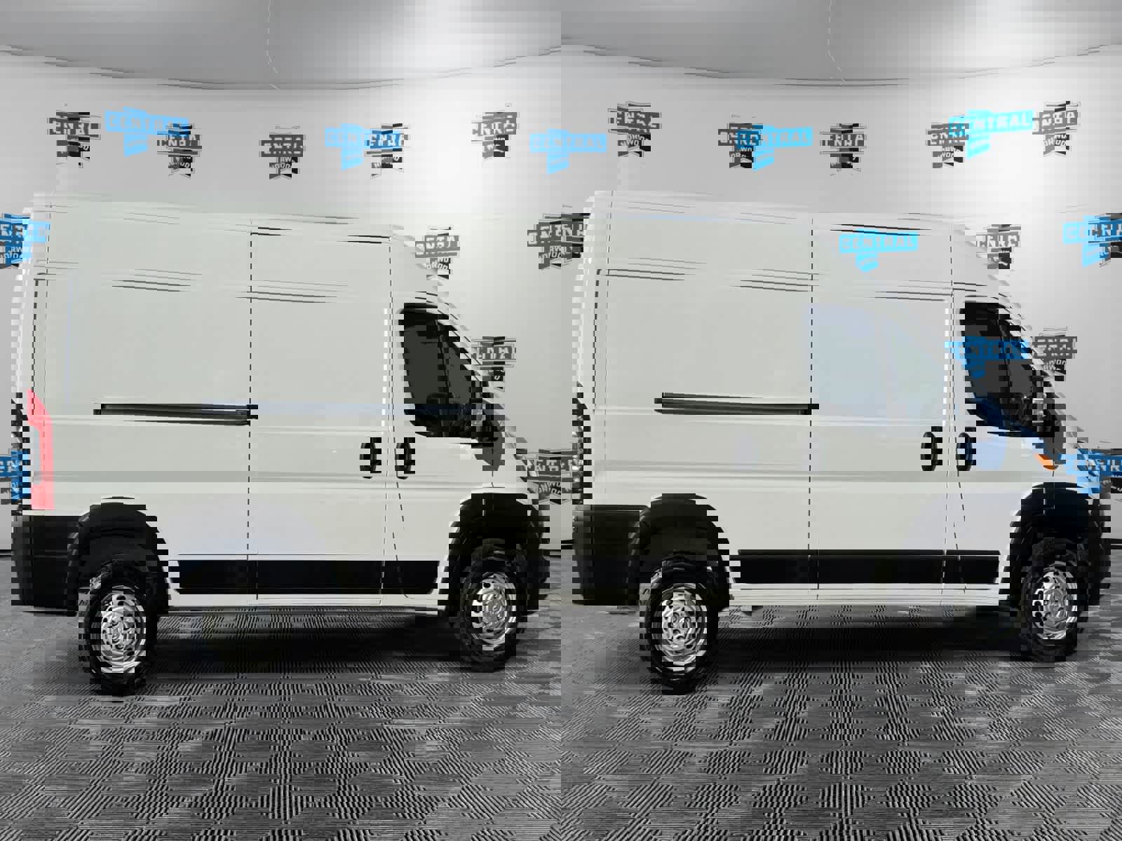 Used 2025 RAM ProMaster 2500 w/ Storage Group image 7