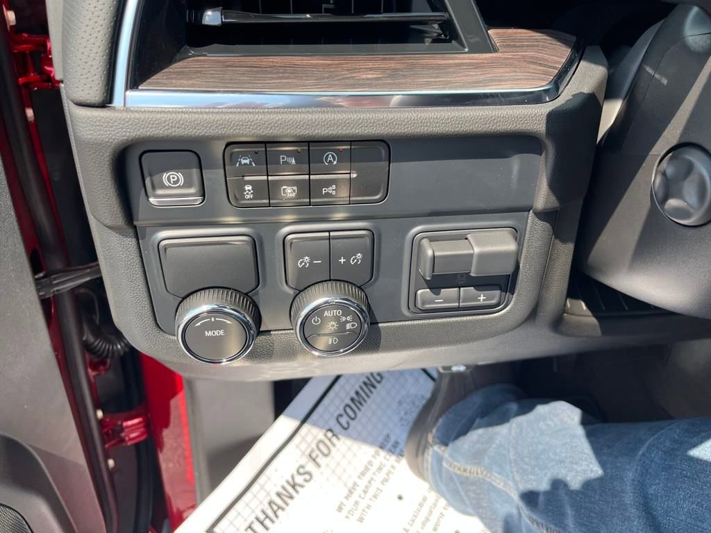 New 2025 Chevrolet Tahoe Premier w/ Sun And Tow Package image 13