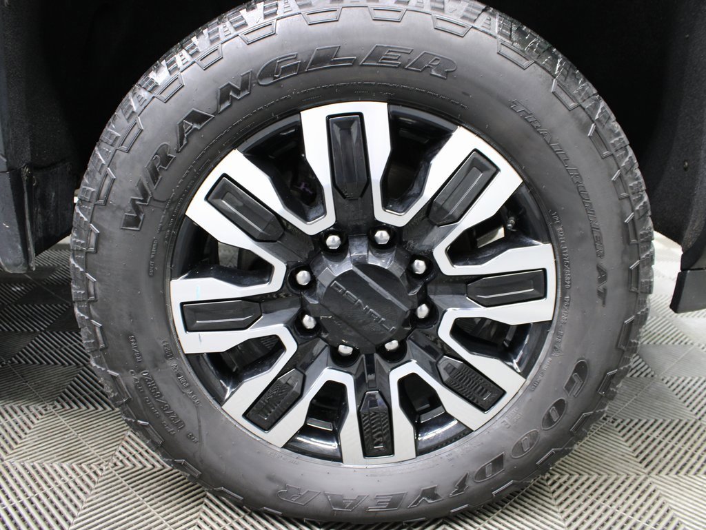 Used 2024 GMC Sierra 2500 Denali Ultimate w/ Max Trailering Package image 8