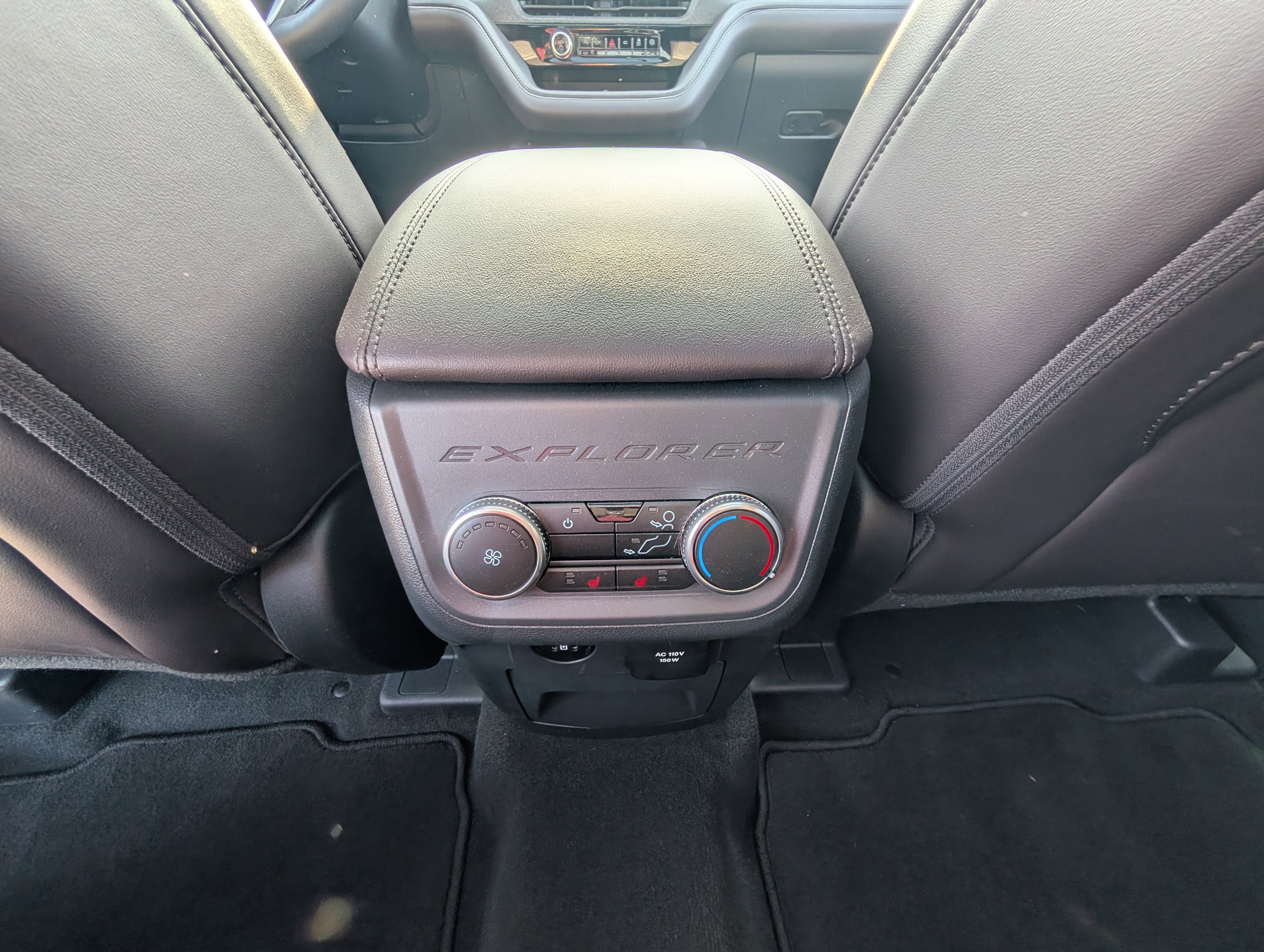 Used 2025 Ford Explorer Platinum w/ Ultimate Package image 18