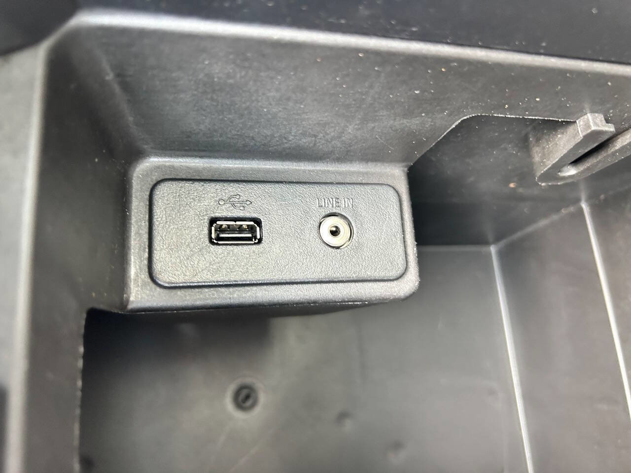 Used 2013 Ford Expedition EL Limited image 26