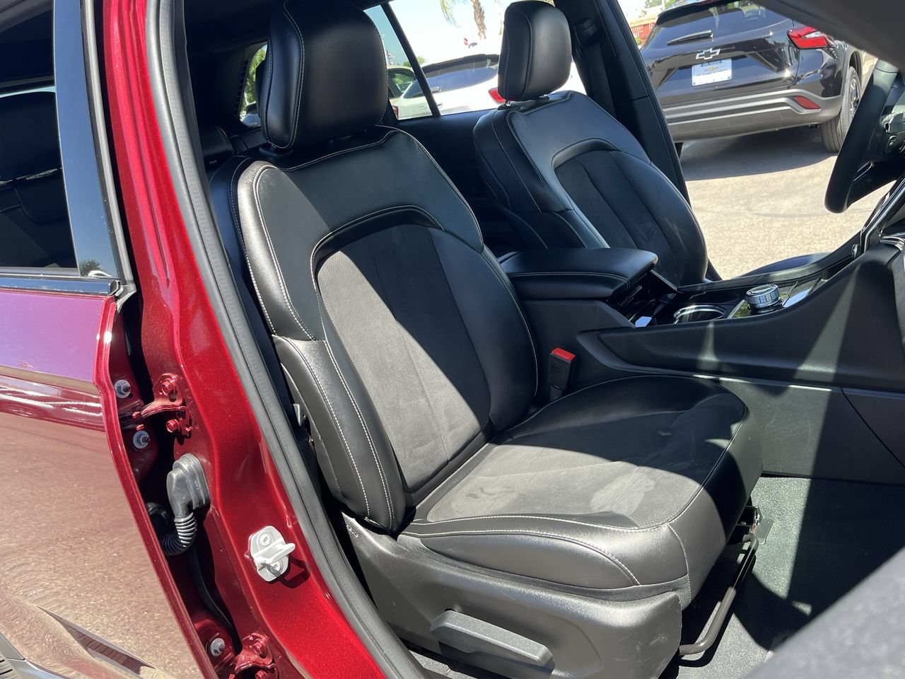 Used 2023 Jeep Grand Cherokee Altitude AWD/4WD image 26