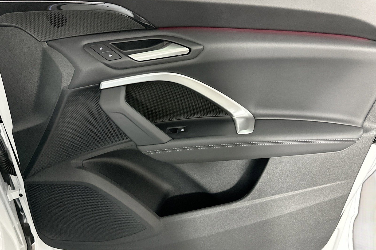 Used 2025 Audi Q5 Premium w/ 19" Wheel Package AWD/4WD image 23