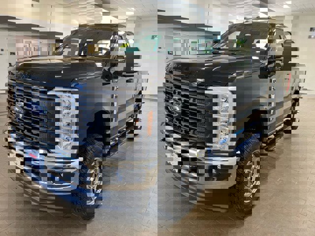 New 2026 Ford F250 XL w/ XL Chrome Package image 4
